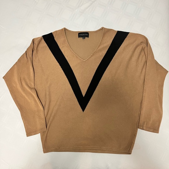 Soft Camel Sweater Premise - Picture 4 of 6